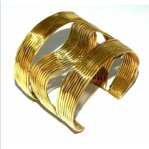Elegant Gold Wave Cuff Bracelet